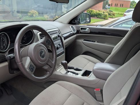 Used 2013 Jeep Grand Cherokee Laredo image 14