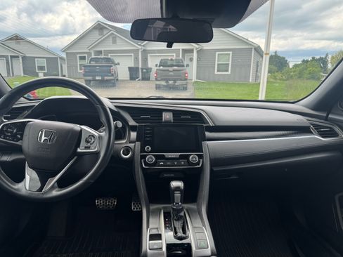 Used 2020 Honda Civic Sport image 11