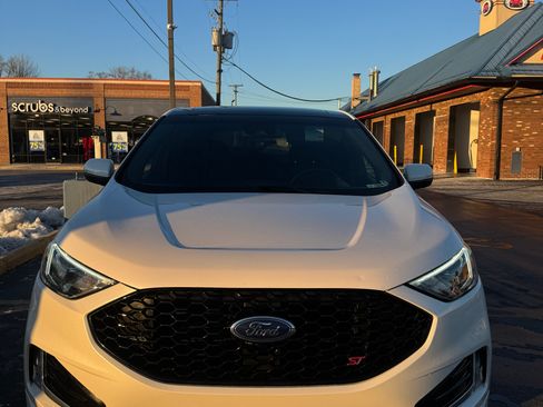 Used 2019 Ford Edge ST w/ Convenience Package image 2