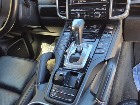 Used 2014 Porsche Cayenne image 12