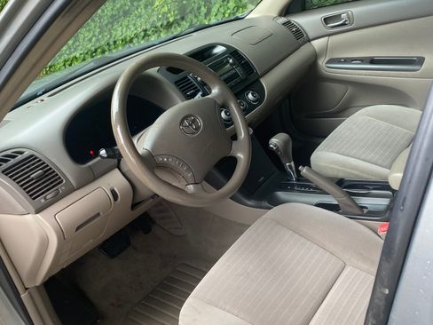 Used 2006 Toyota Camry LE FWD image 8
