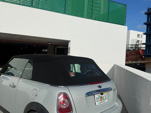 Used 2011 MINI Cooper Convertible FWD image 5