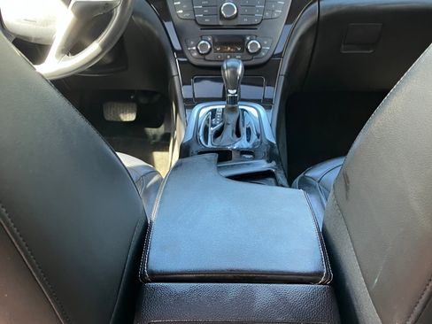 Used 2012 Buick Regal Premium FWD image 17