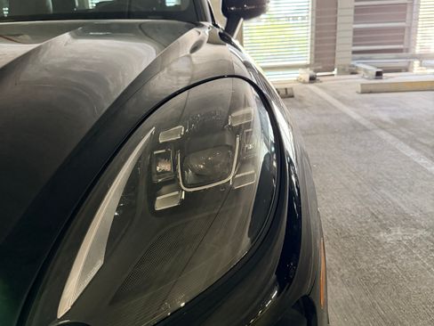 Used 2018 Porsche Macan Turbo image 11