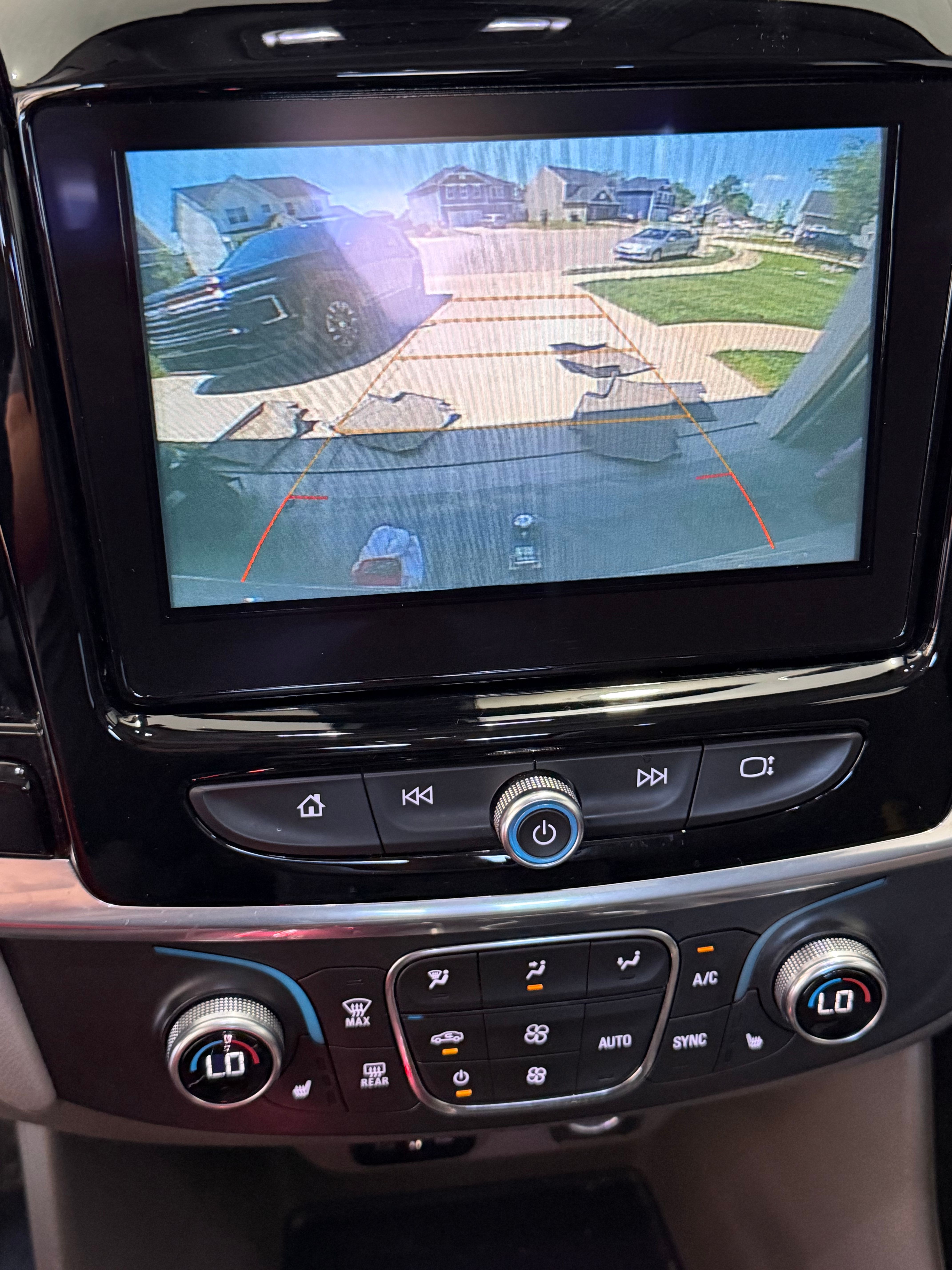 Used 2019 Chevrolet Traverse LT FWD image 6