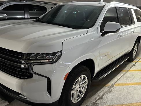 Used 2023 Chevrolet Suburban LT image 23