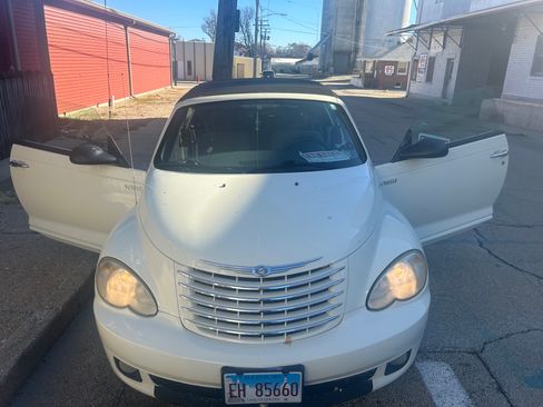 Used 2006 Chrysler PT Cruiser Touring image 1