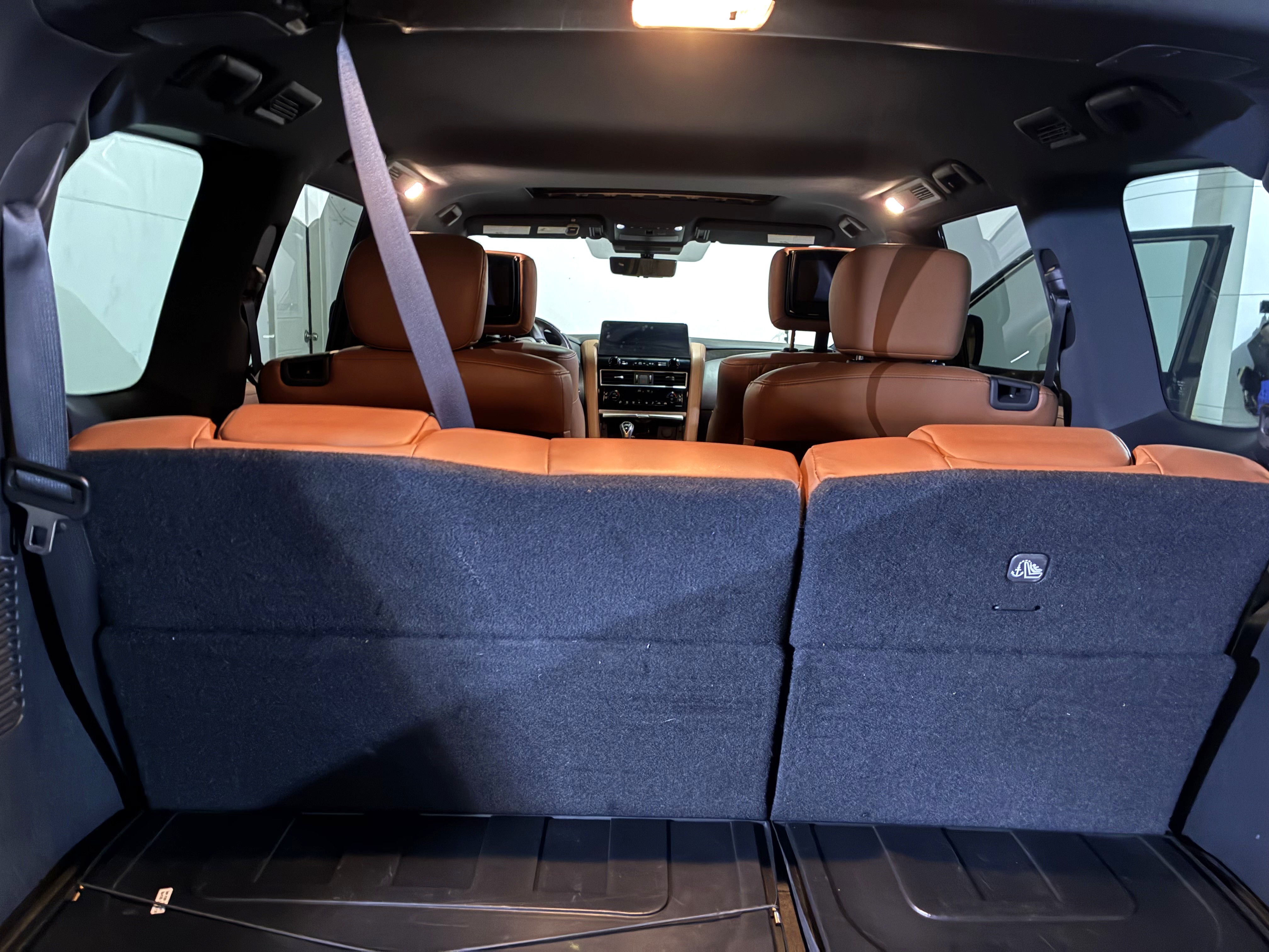 Used 2023 INFINITI QX80 Sensory w/ Cargo Package AWD/4WD image 11