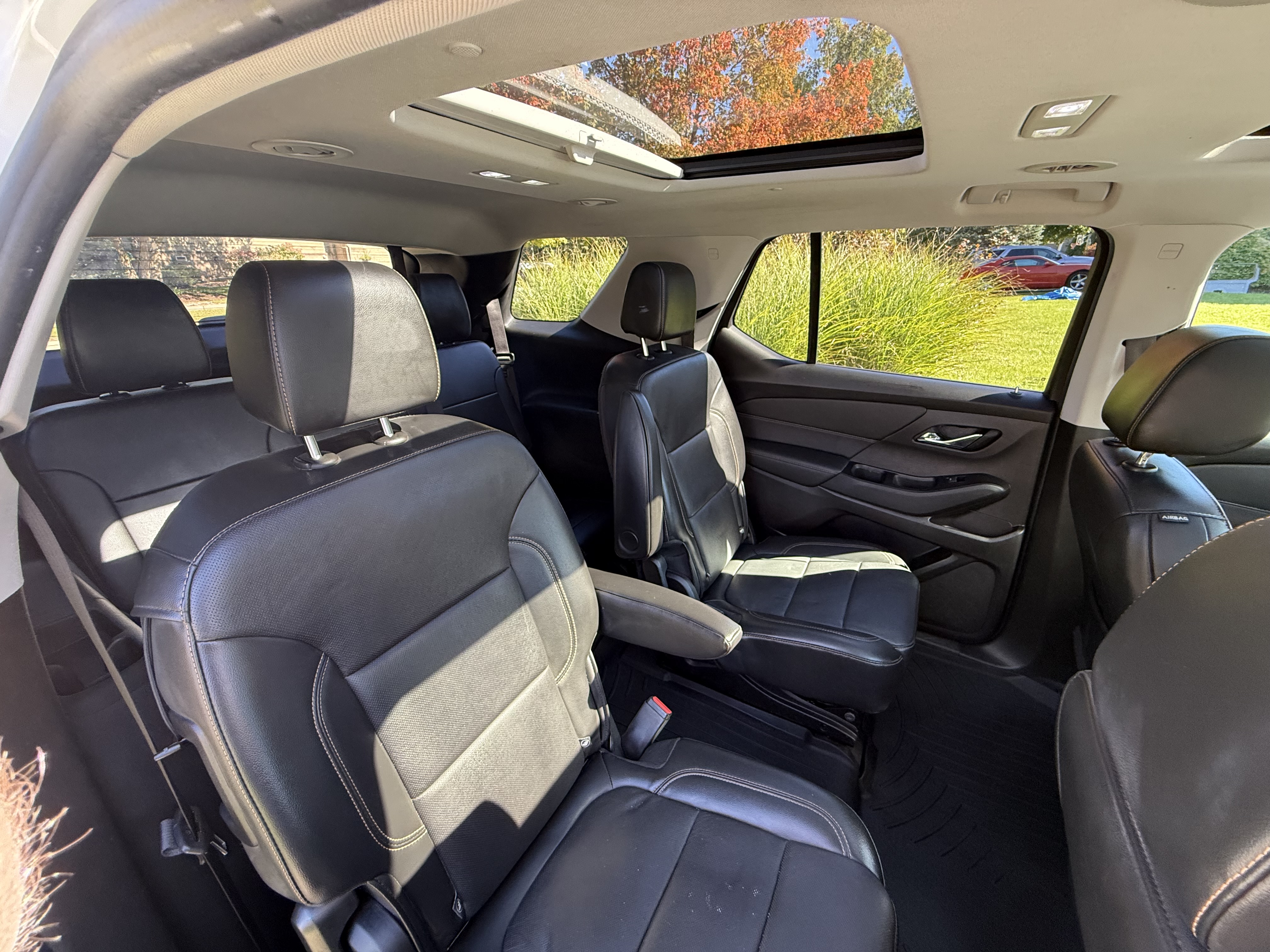 Used 2019 Chevrolet Traverse Premier w/ Redline Edition AWD/4WD image 23