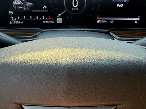 Used 2021 Cadillac Escalade Premium Luxury image 9