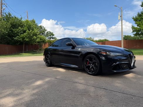Used 2017 Alfa Romeo Giulia Quadrifoglio RWD image 13