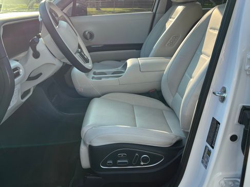 Used 2026 Hyundai Palisade Calligraphy FWD image 6