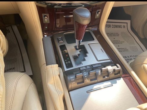 Used 2013 Lexus LX 570 4WD w/ Luxury Pkg w/Pre-crash image 14