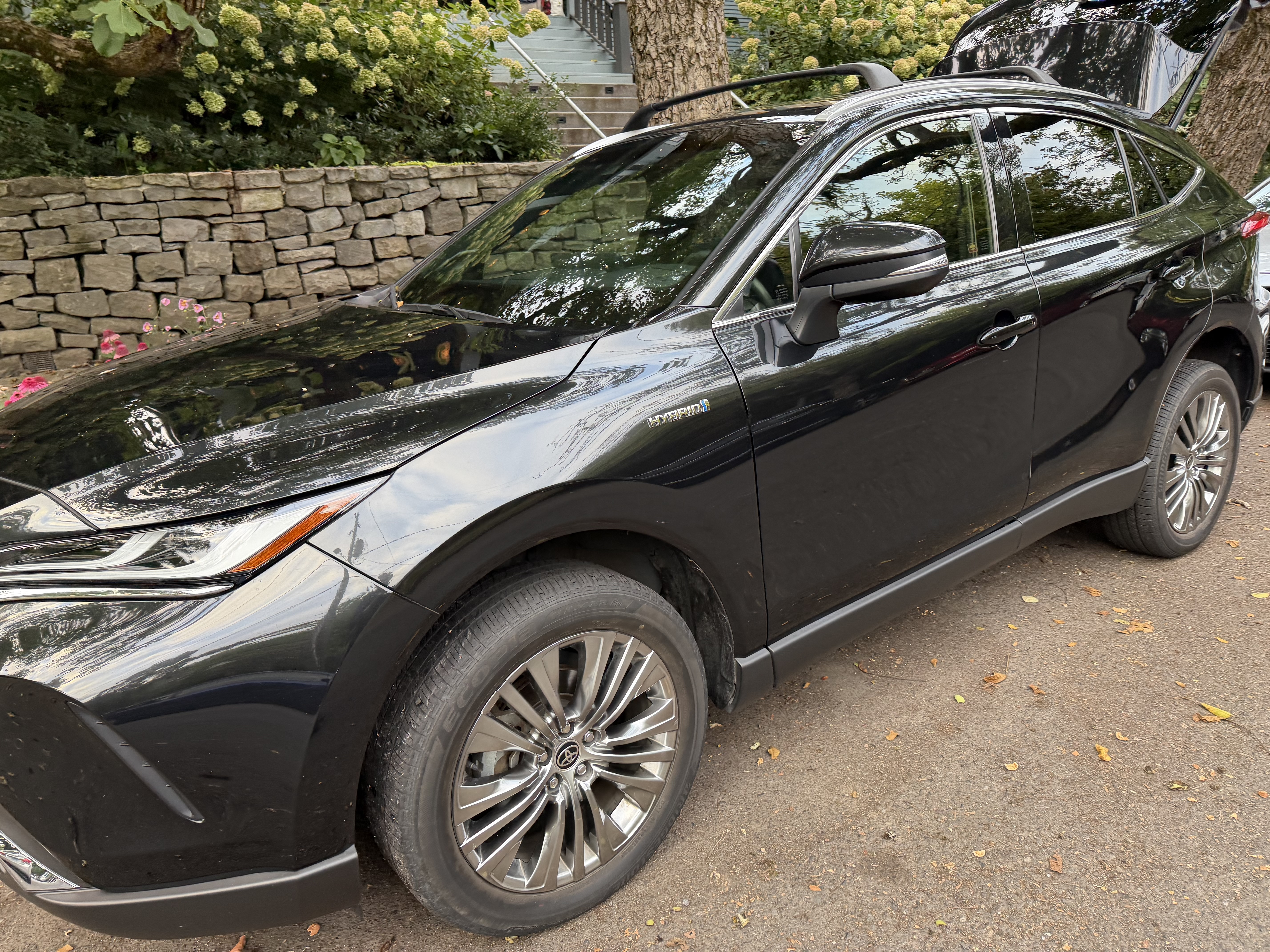 Used 2021 Toyota Venza XLE w/ Softex Package AWD/4WD image 5