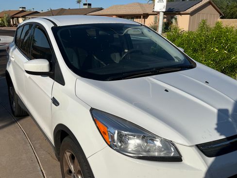 Used 2014 Ford Escape SE FWD image 1