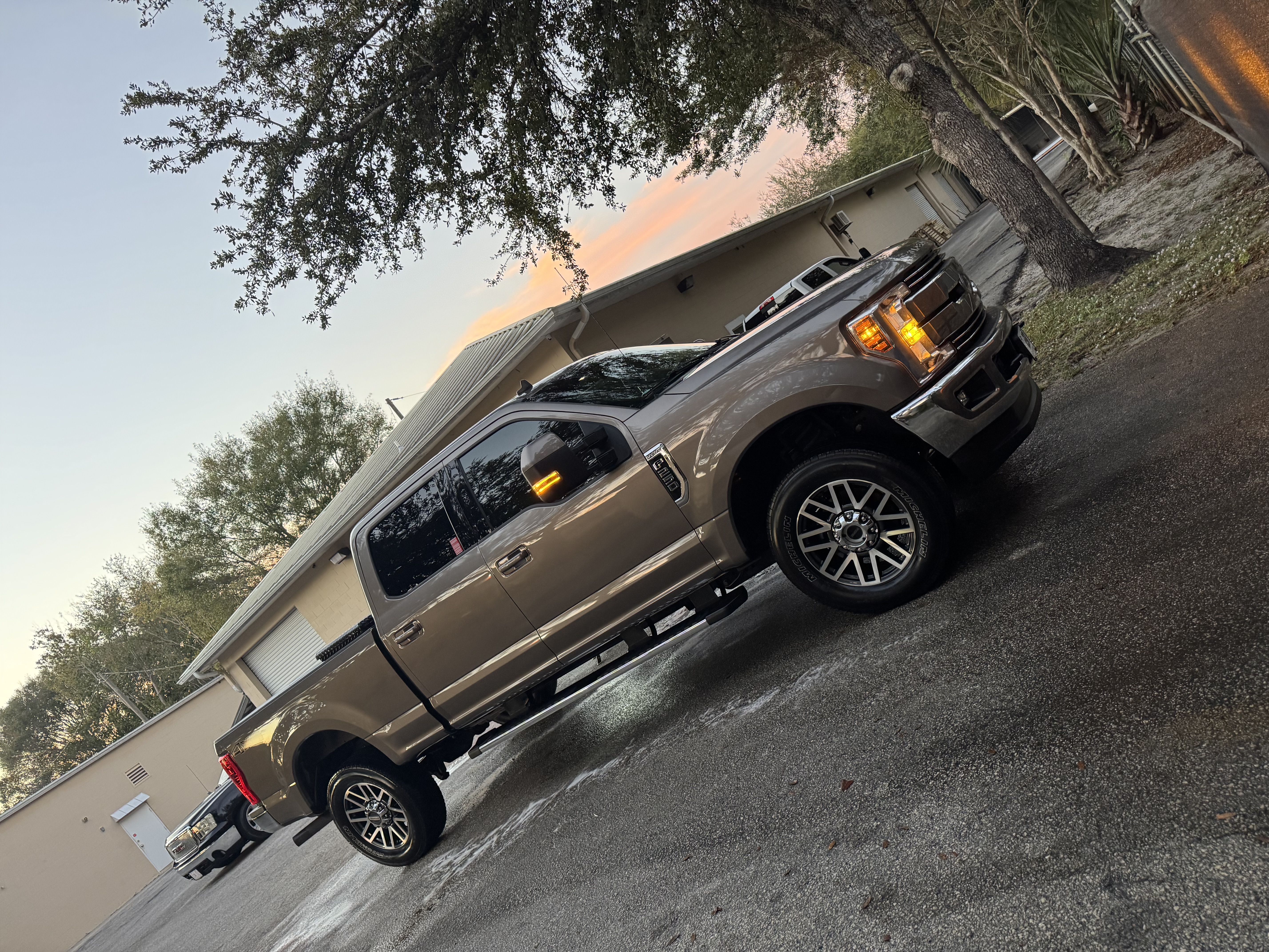 Used 2019 Ford F250 Lariat w/ Lariat Value Package AWD/4WD image 9