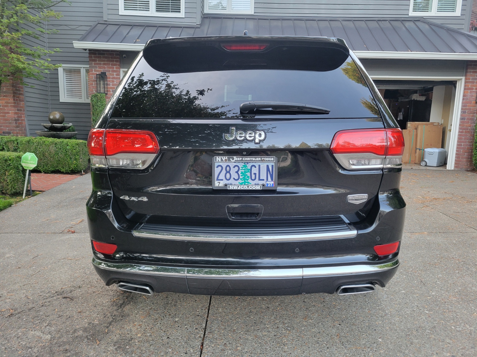 Used 2014 Jeep Grand Cherokee Summit AWD/4WD image 4