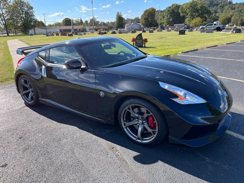 Used 2013 Nissan 370Z NISMO w/ Bose Pkg image 9