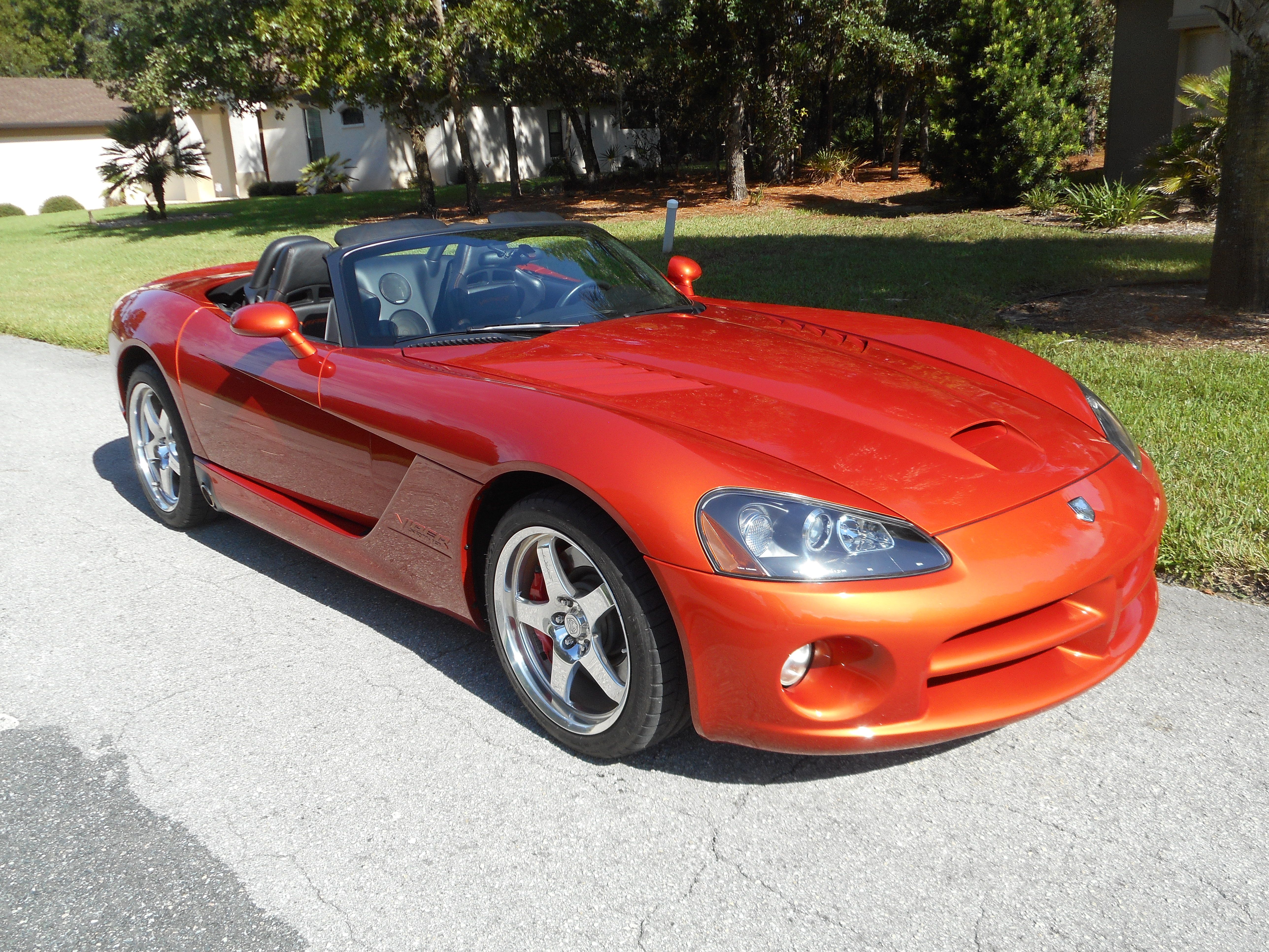 Used 2005 Dodge Viper SRT-10 w/ Copperhead Edition Group RWD image 1