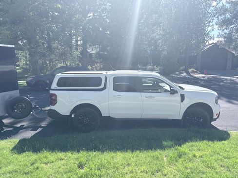 Used 2024 Ford Maverick Lariat w/ Black Appearance Package FWD image 1