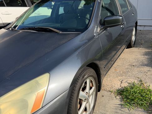 Used 2004 Honda Accord EX image 8