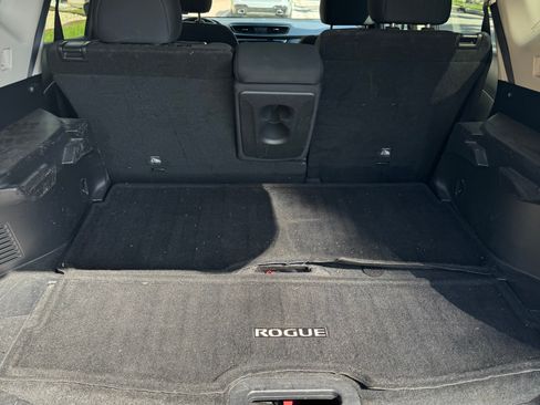 Used 2020 Nissan Rogue SV image 12