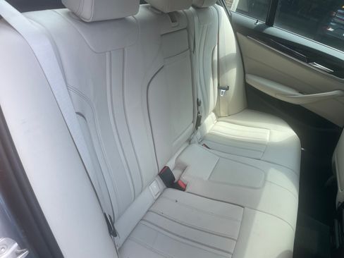 Used 2018 BMW 530e xDrive AWD/4WD image 10