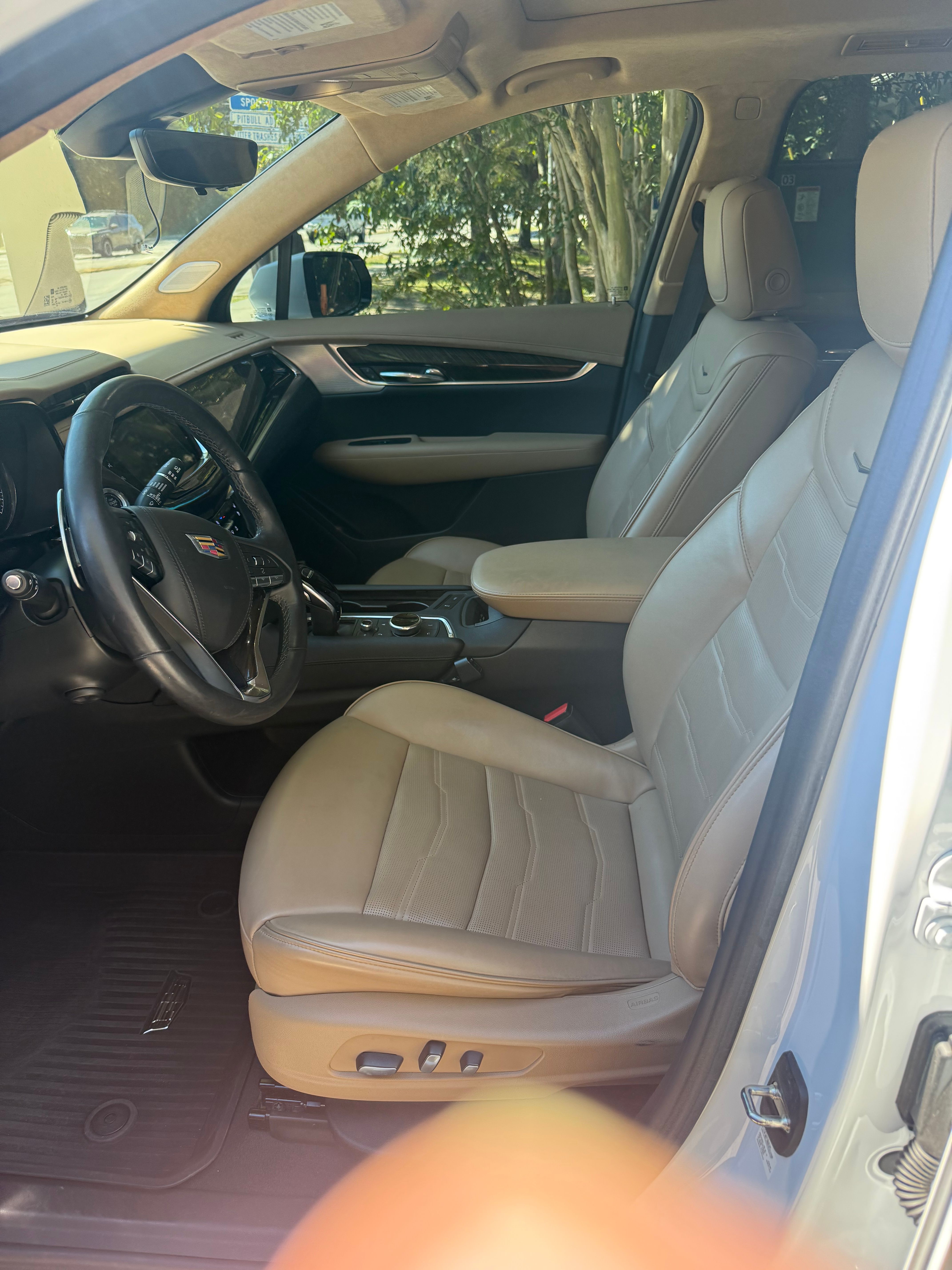 Used 2023 Cadillac XT6 Sport w/ Platinum Package AWD/4WD image 15