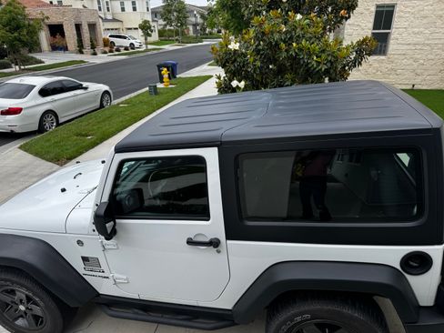 Used 2018 Jeep Wrangler Sport AWD/4WD image 14