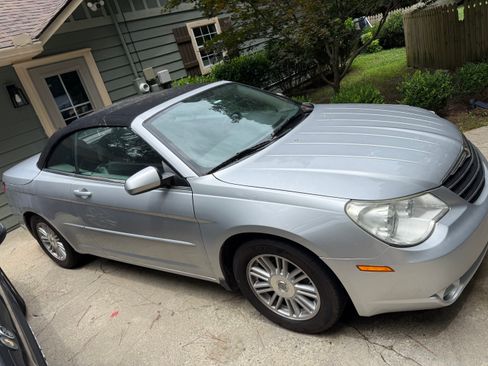 Used 2008 Chrysler Sebring Touring FWD image 4
