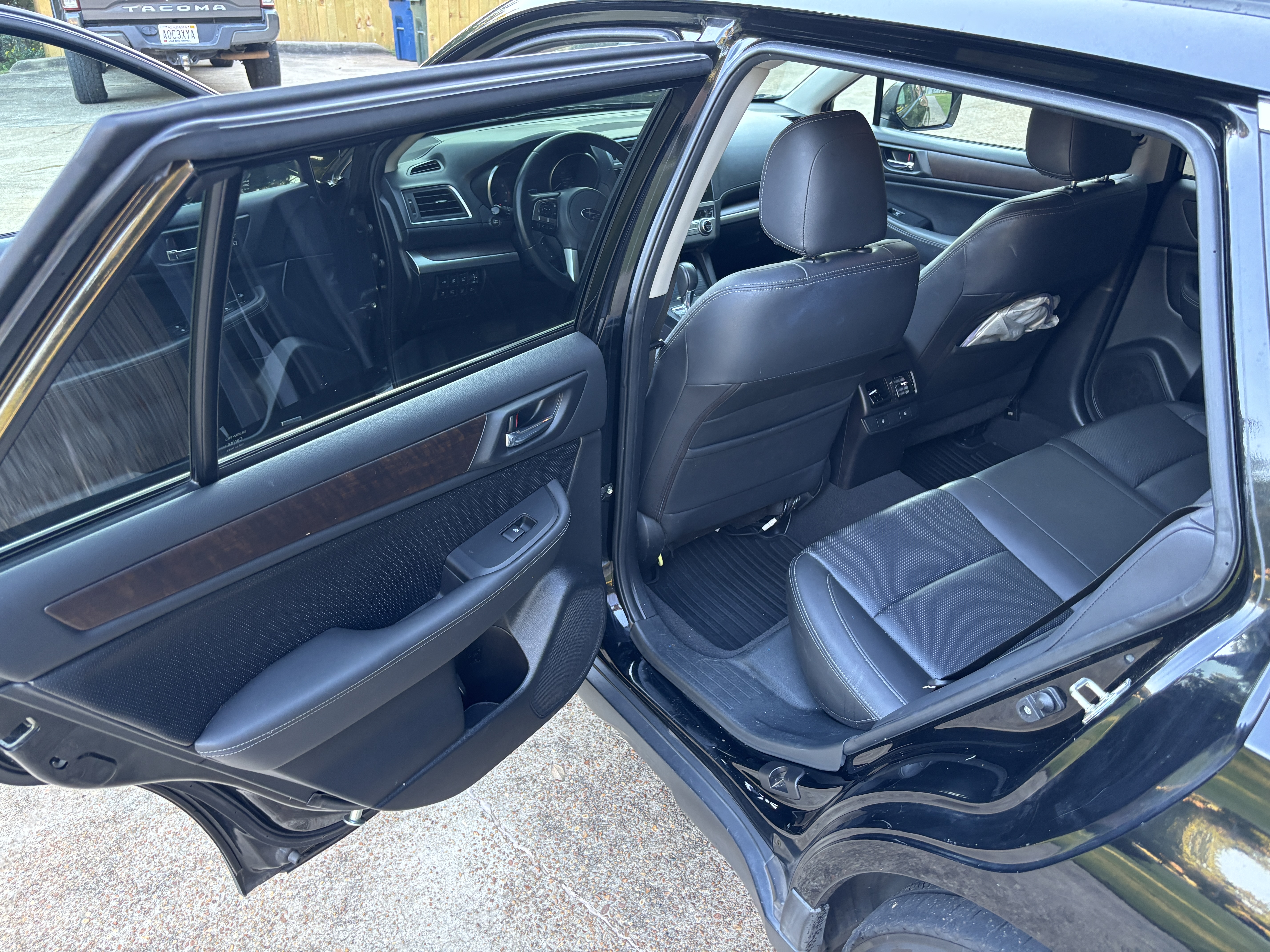 Used 2015 Subaru Outback 2.5i Limited AWD/4WD image 10