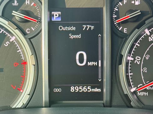 Used 2020 Toyota 4Runner Limited RWD image 12