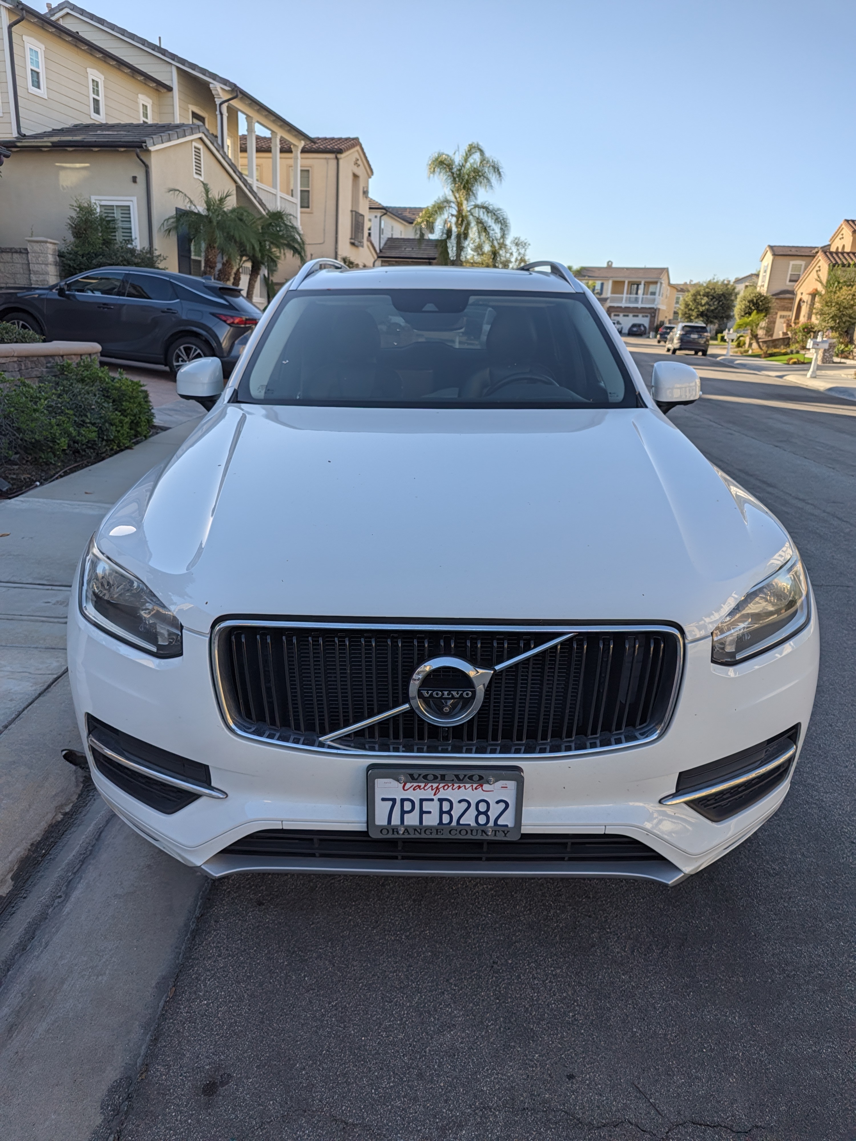 Used 2016 Volvo XC90 T6 Momentum w/ Vision Package AWD/4WD image 2