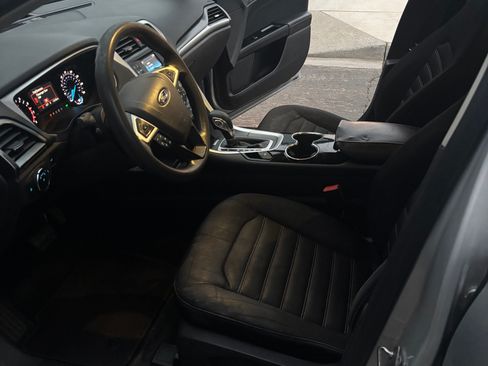 Used 2015 Ford Fusion SE image 11