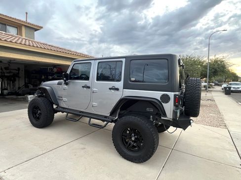 Used 2013 Jeep Wrangler Unlimited Sport image 4