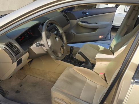Used 2005 Honda Accord LX image 4