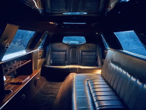 Used 2000 Lincoln Town Car Signature image 8