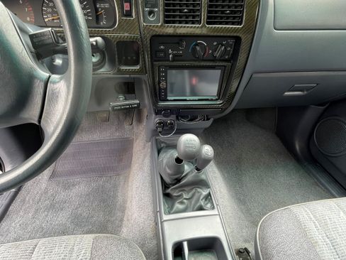 Used 1999 Toyota Tacoma 4x4 Xtracab V6 image 18