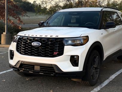 Used 2025 Ford Explorer ST-Line w/ ST-Line Street Pack