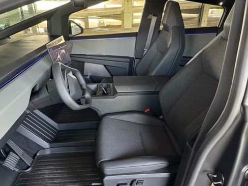 Used 2026 Tesla Cybertruck AWD Crew Cab image 9