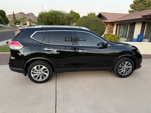 Used 2014 Nissan Rogue SL w/ SL Premium Package FWD image 4