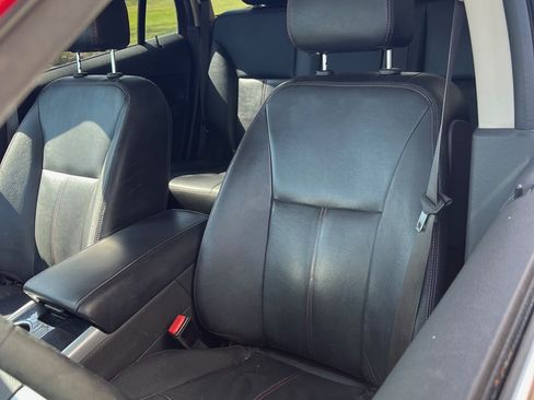 Used 2012 Ford Edge Limited w/ Driver Entry Pkg FWD image 6