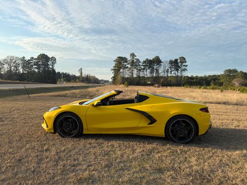 Used 2025 Chevrolet Corvette Stingray Coupe w/ 1LT image 27