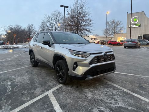 Used 2019 Toyota RAV4 XSE image 12