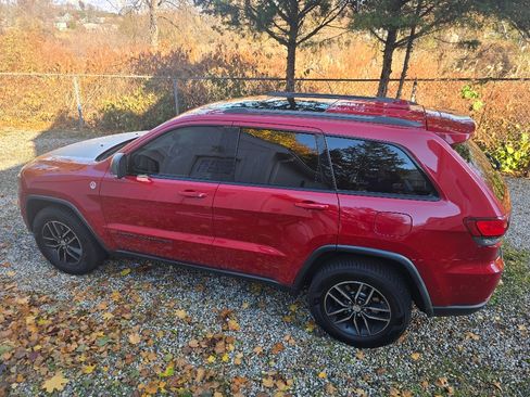 Used 2017 Jeep Grand Cherokee Trailhawk w/ Trailhawk Luxury Group image 13