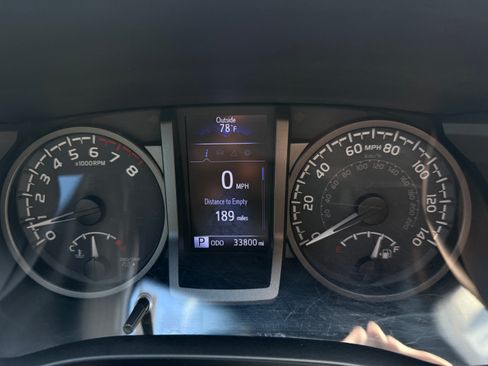 Used 2021 Toyota Tacoma TRD Off-Road w/ Technology Package image 17