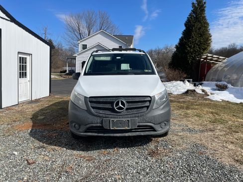 Used 2016 Mercedes-Benz Metris image 1