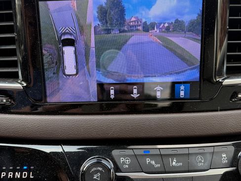 Used 2017 Chrysler Pacifica Touring-L Plus FWD image 13