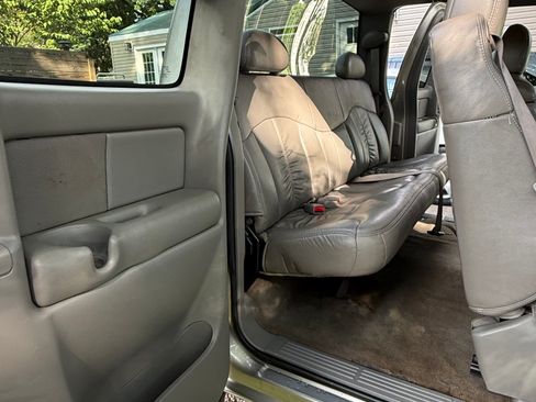 Used 2000 Chevrolet Silverado 2500 LT w/ Firm Ride Suspension Pkg RWD image 13