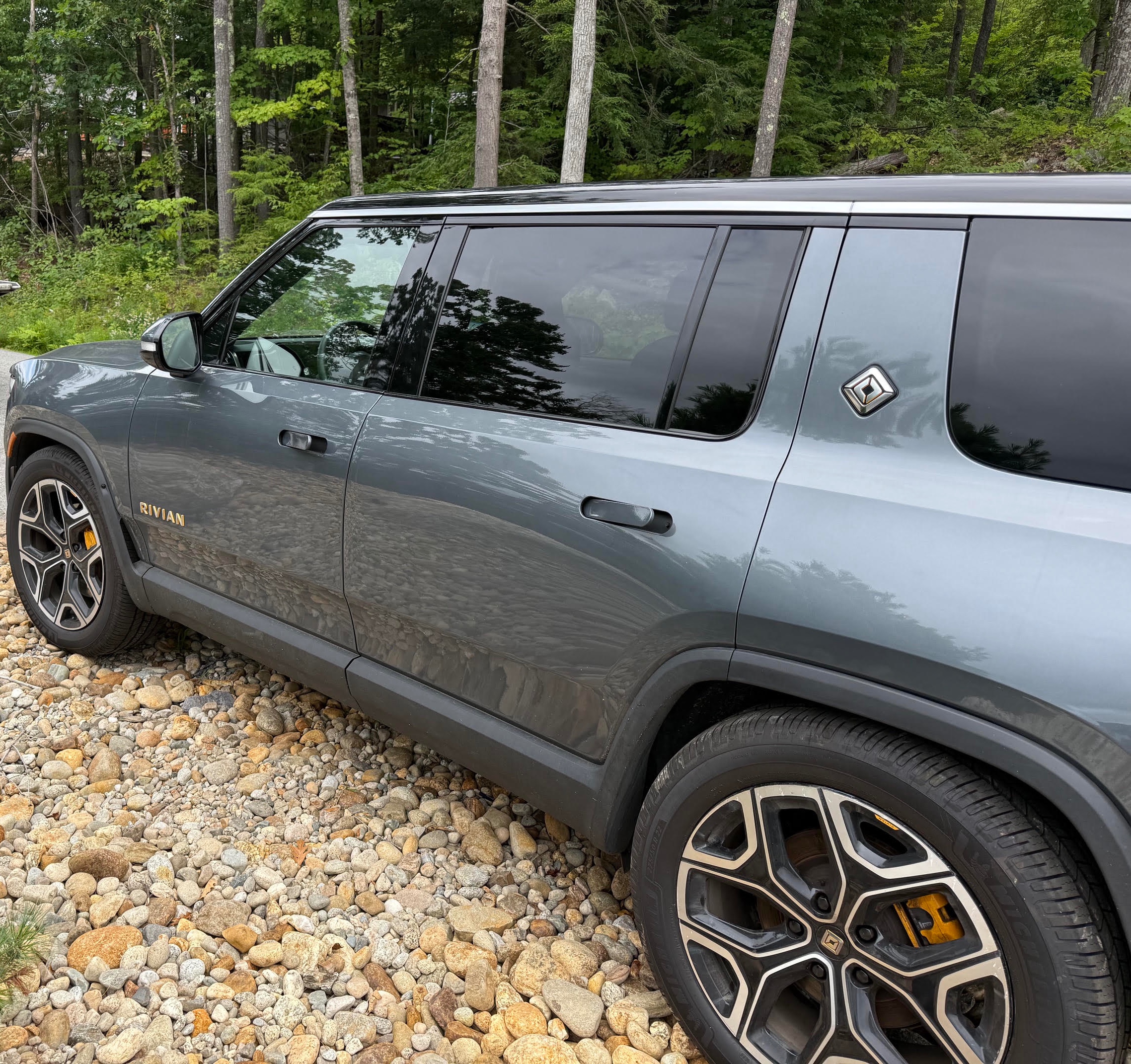 Used 2022 Rivian R1S Launch Edition Quad AWD/4WD image 4